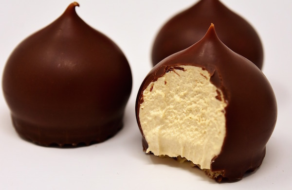 Flødeboller er glimrende til alt undtaget at lægge børn i seng med. Det klistrer...